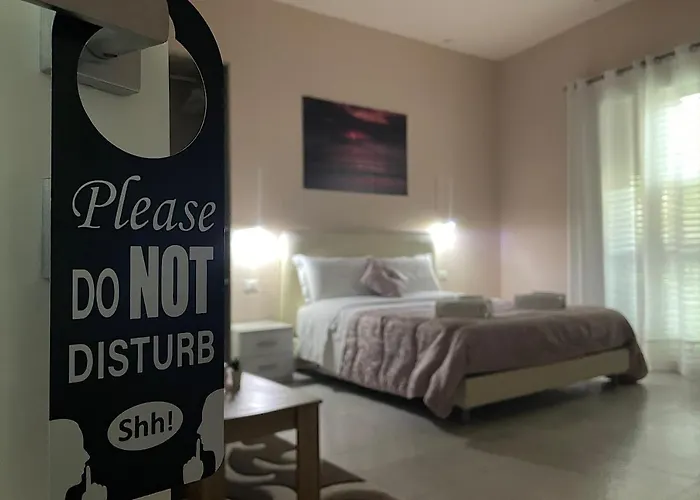 La Nuit Bed & Breakfast 3*