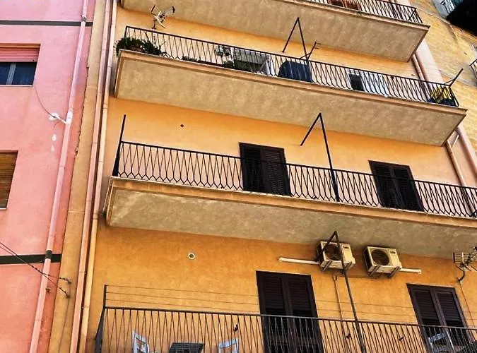 La Nuit Bed & Breakfast 3*