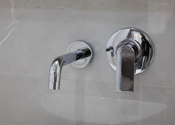 Alojamento de Acomodação e Pequeno-almoço La Nuit 3*